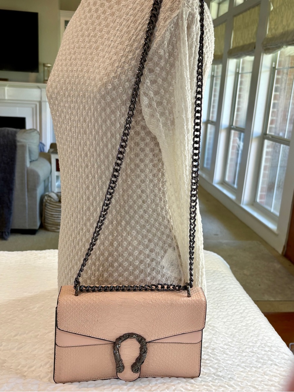 Women's Blush Pink Chain Snakeskin Shoulder Bag NWOT Gorgeous & Fresh